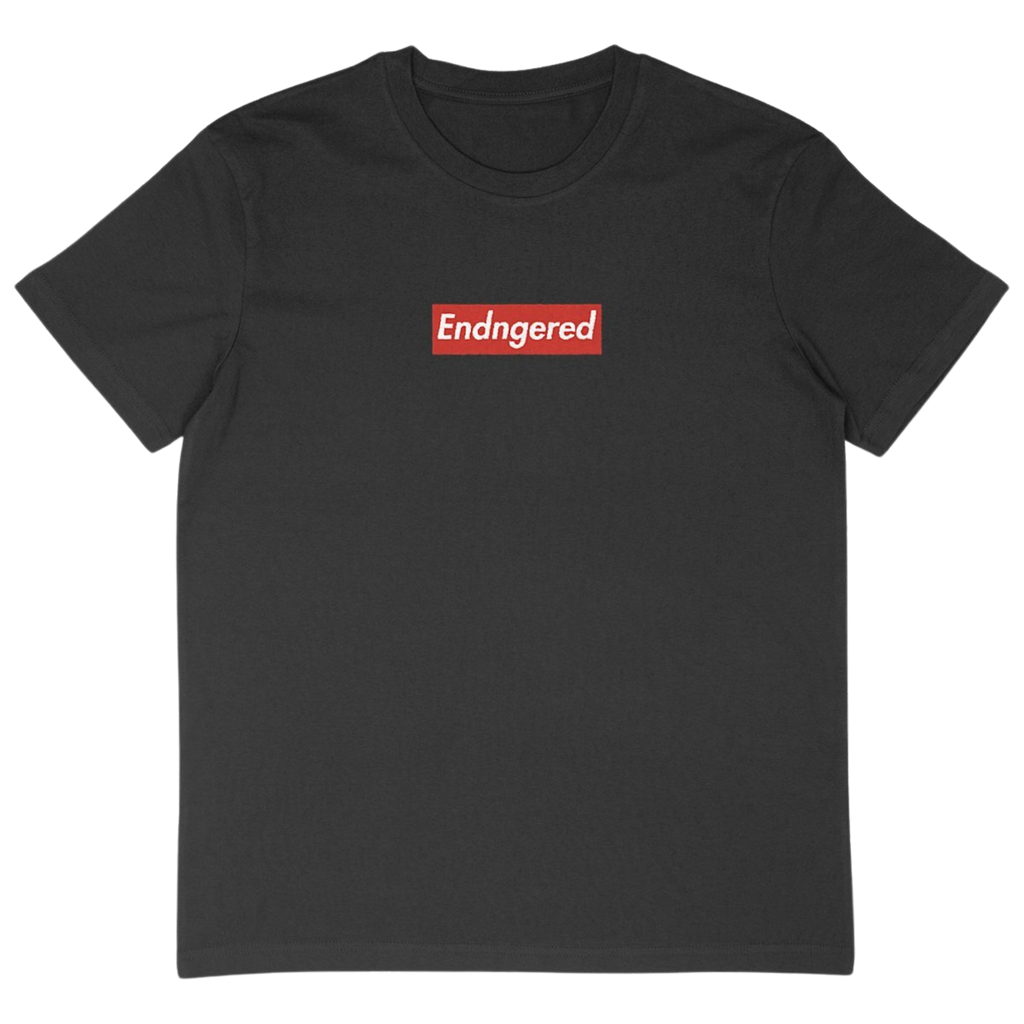 Camiseta extragrande con la leyenda "En peligro de extinción"